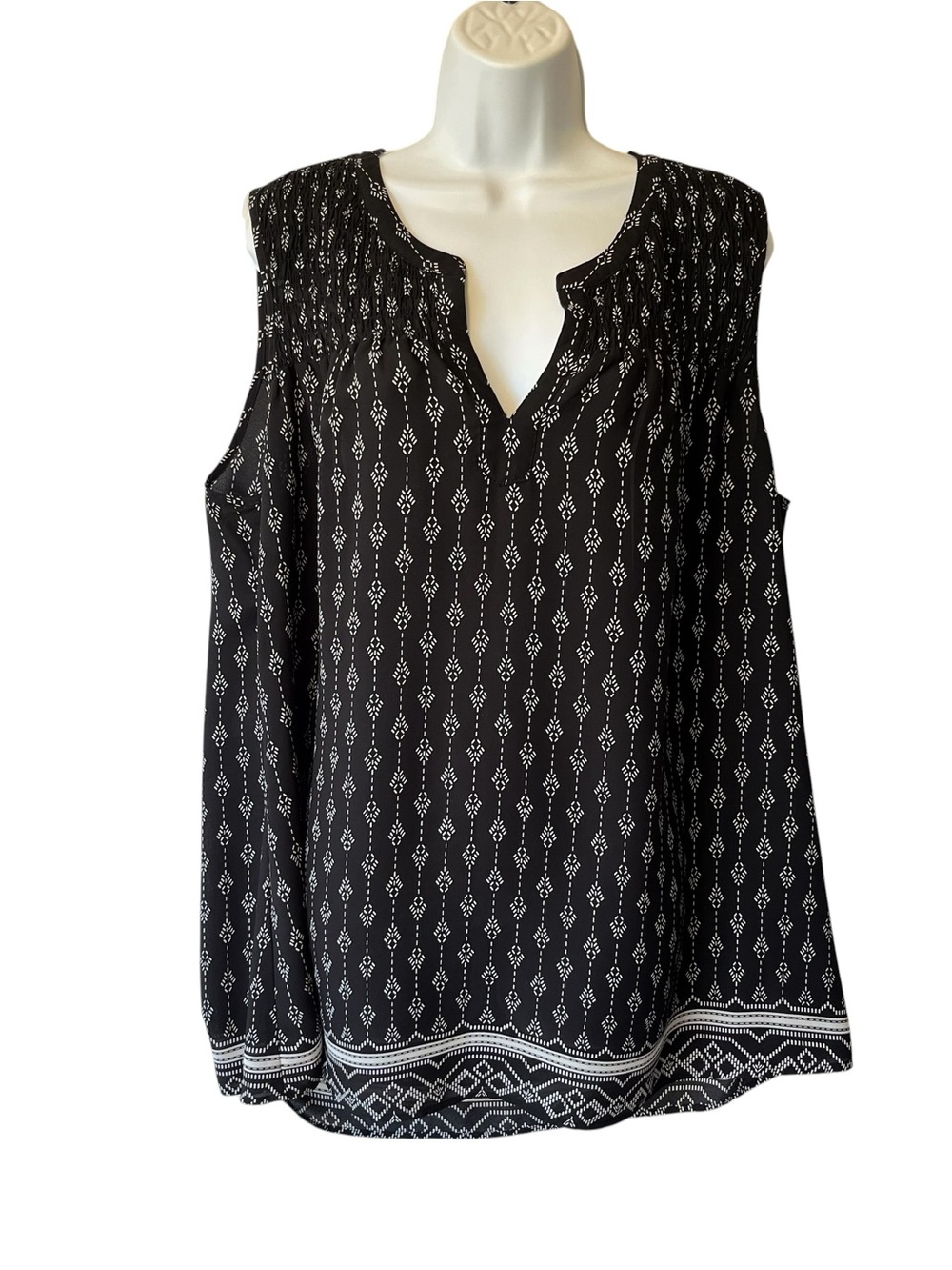 Daniel Rainn sleeveless tunic blouse 1X Black flowy Notch V-neck Womens tank top